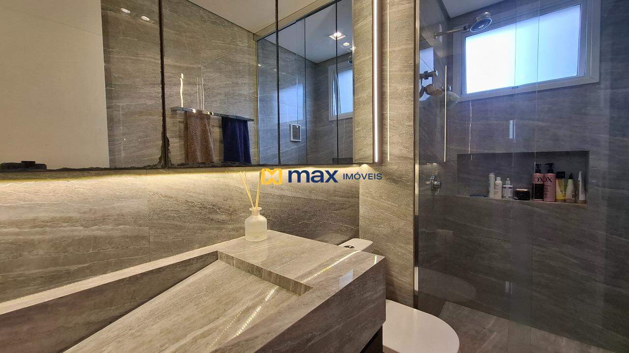 Apartamento à venda no Praia Brava: Banheiro suíte