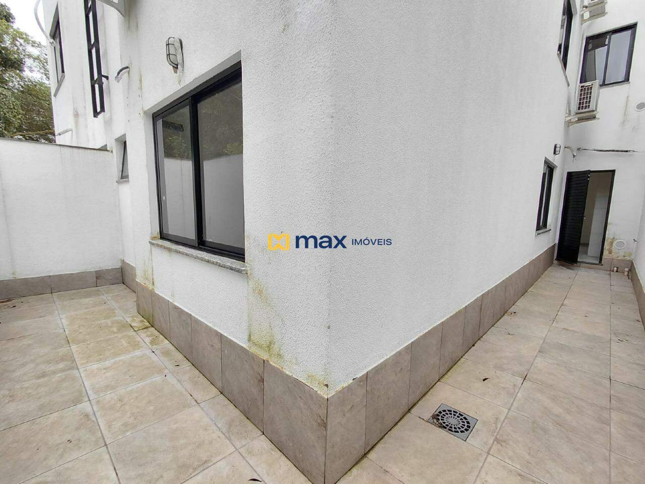 Apartamento para aluguel no Meia Praia: