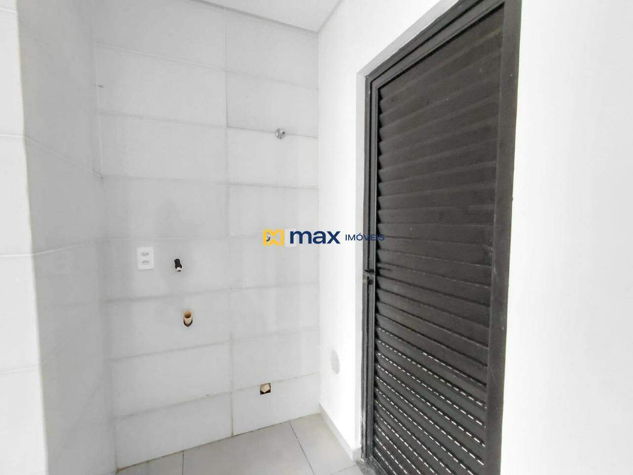 Apartamento para aluguel no Meia Praia: