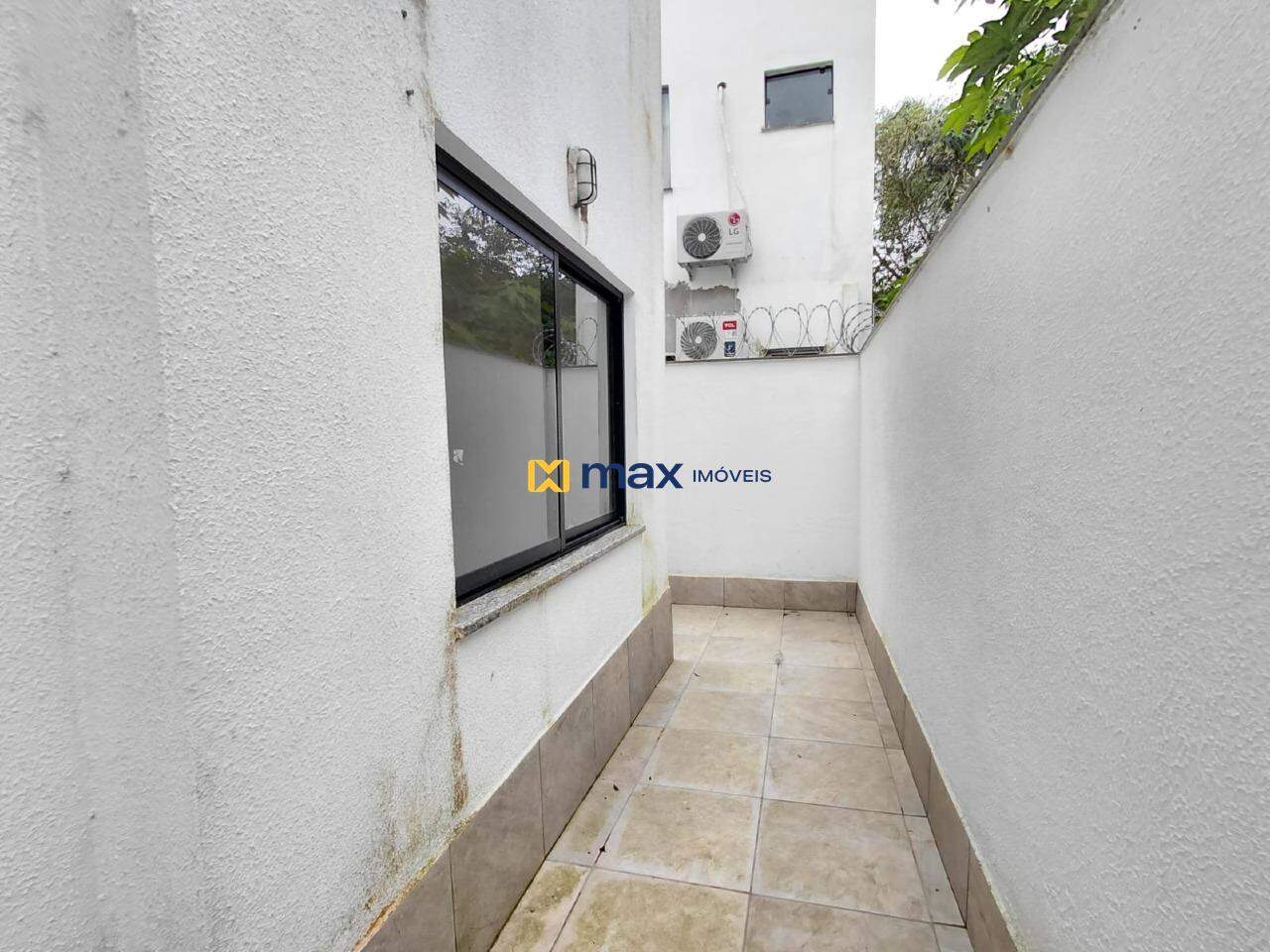 Apartamento para aluguel no Meia Praia: