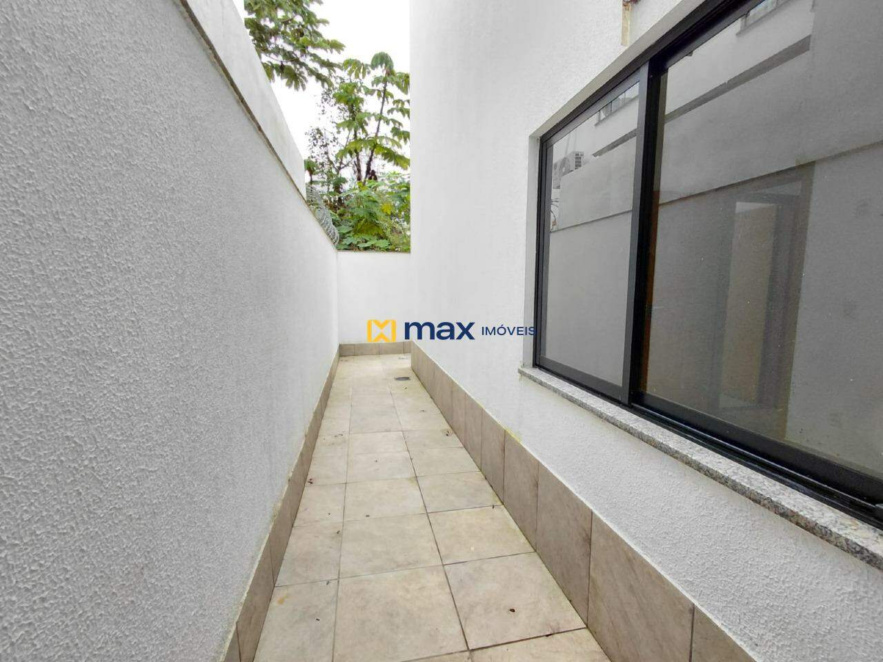 Apartamento para aluguel no Meia Praia:
