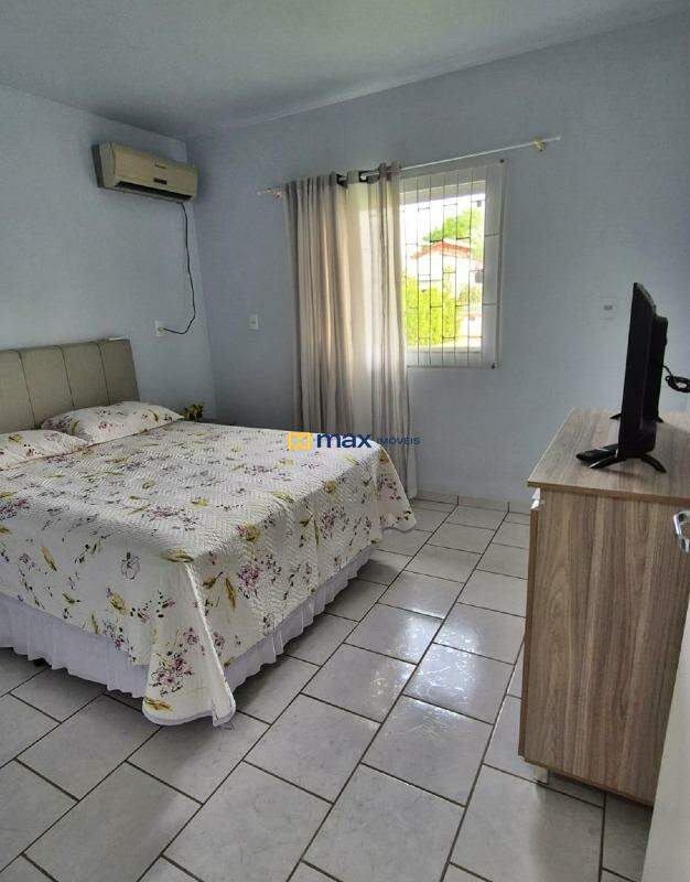 Casa à venda no Meia Praia: 