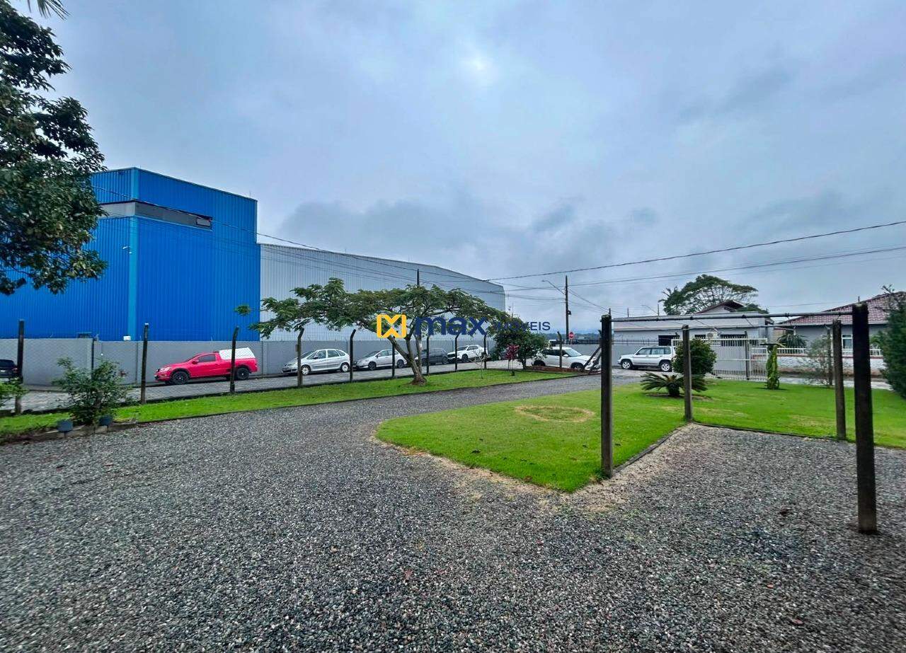 Casa à venda no Meia Praia: 