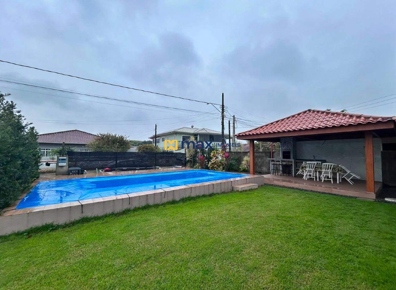 Casa à venda no Meia Praia: 