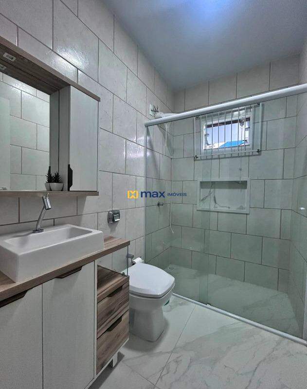 Casa à venda no Meia Praia: 