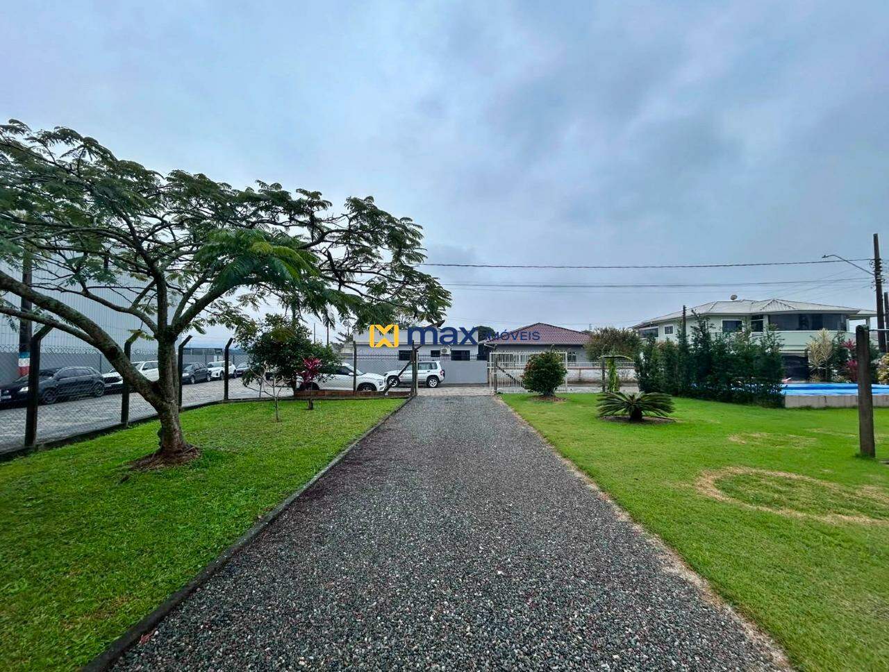 Casa à venda no Meia Praia: 