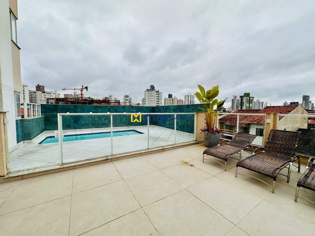 Apartamento para aluguel no Centro: Piscina