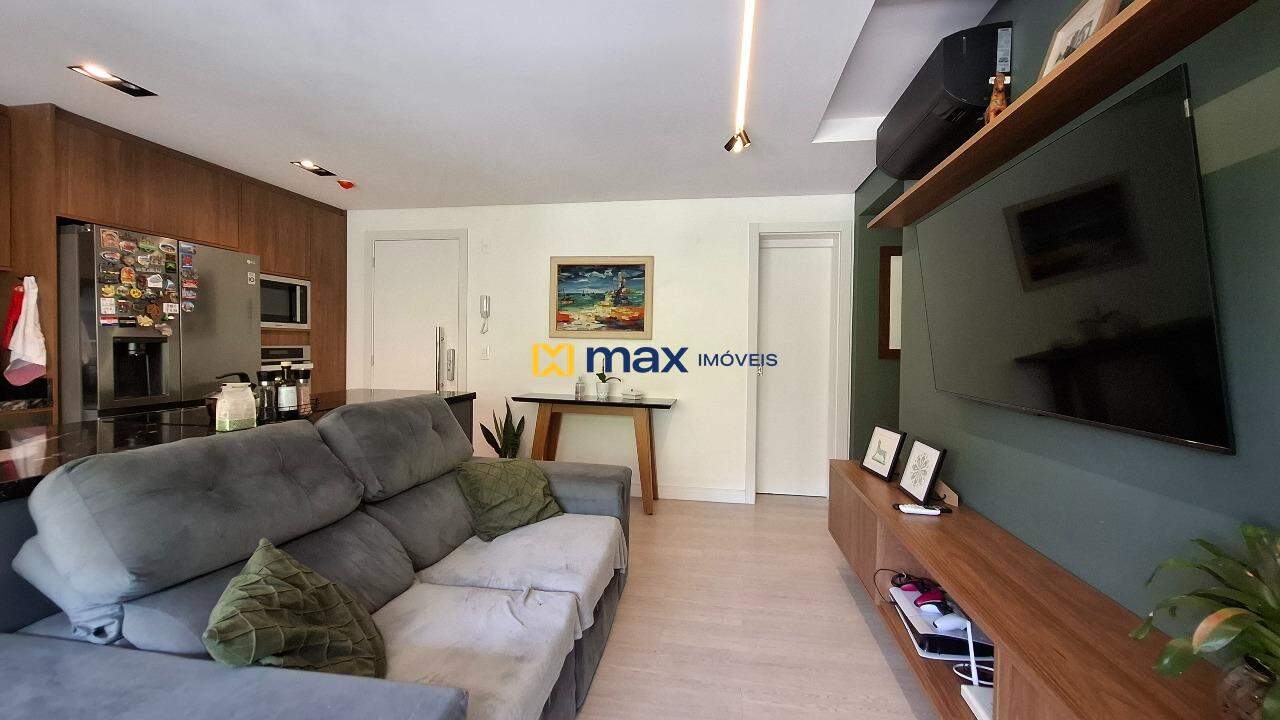 Apartamento à venda no Ressacada: Living integrado