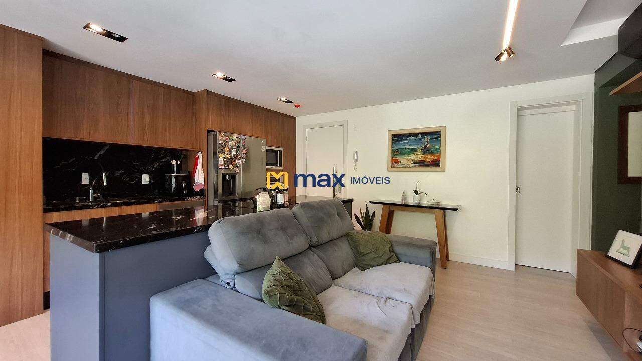Apartamento à venda no Ressacada: Living integrado
