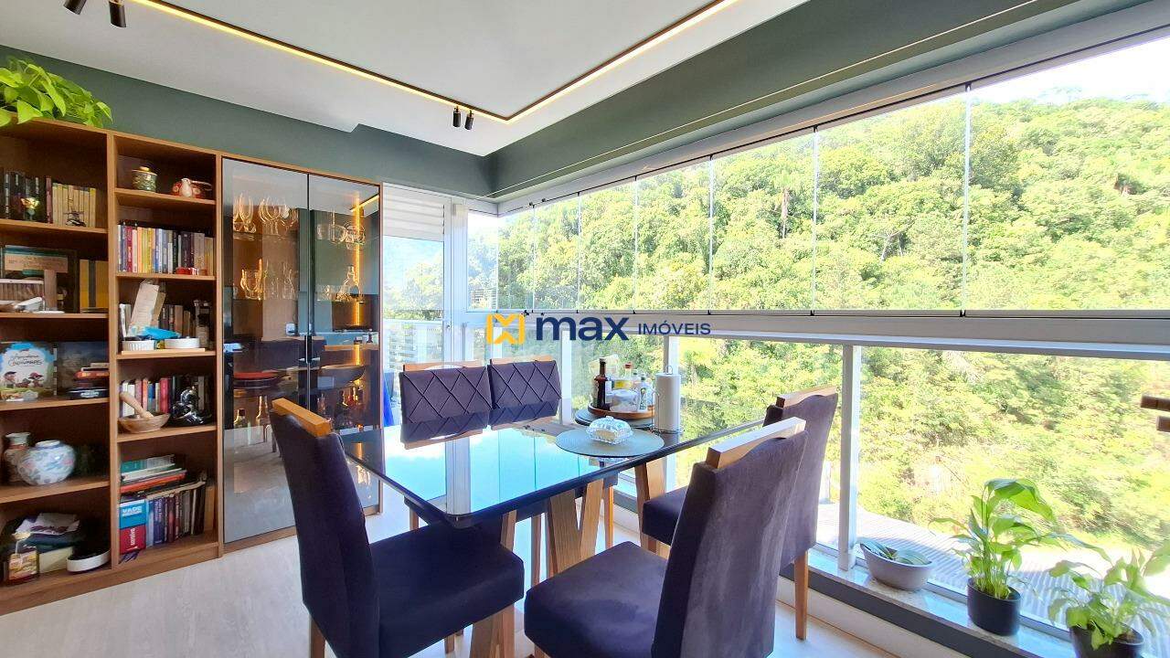 Apartamento à venda no Ressacada: Sacada com churrasqueira