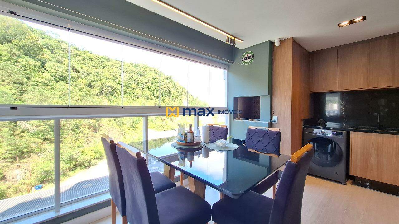 Apartamento à venda no Ressacada: Sacada com churrasqueira