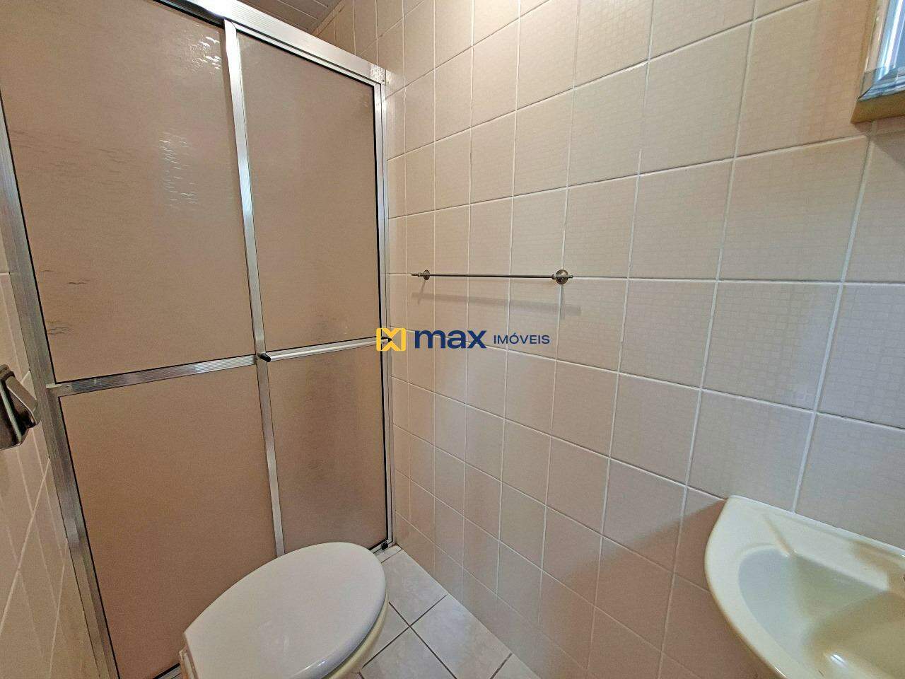 Apartamento para aluguel no Centro: Bwc Dependência