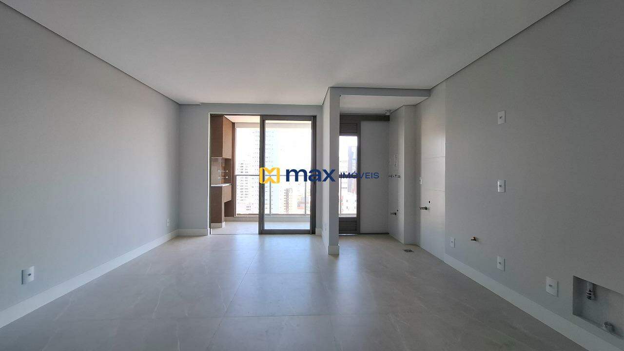 Apartamento à venda no Centro: Living integrado