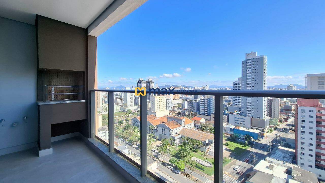 Apartamento à venda no Centro: Sacada com churrasqueira