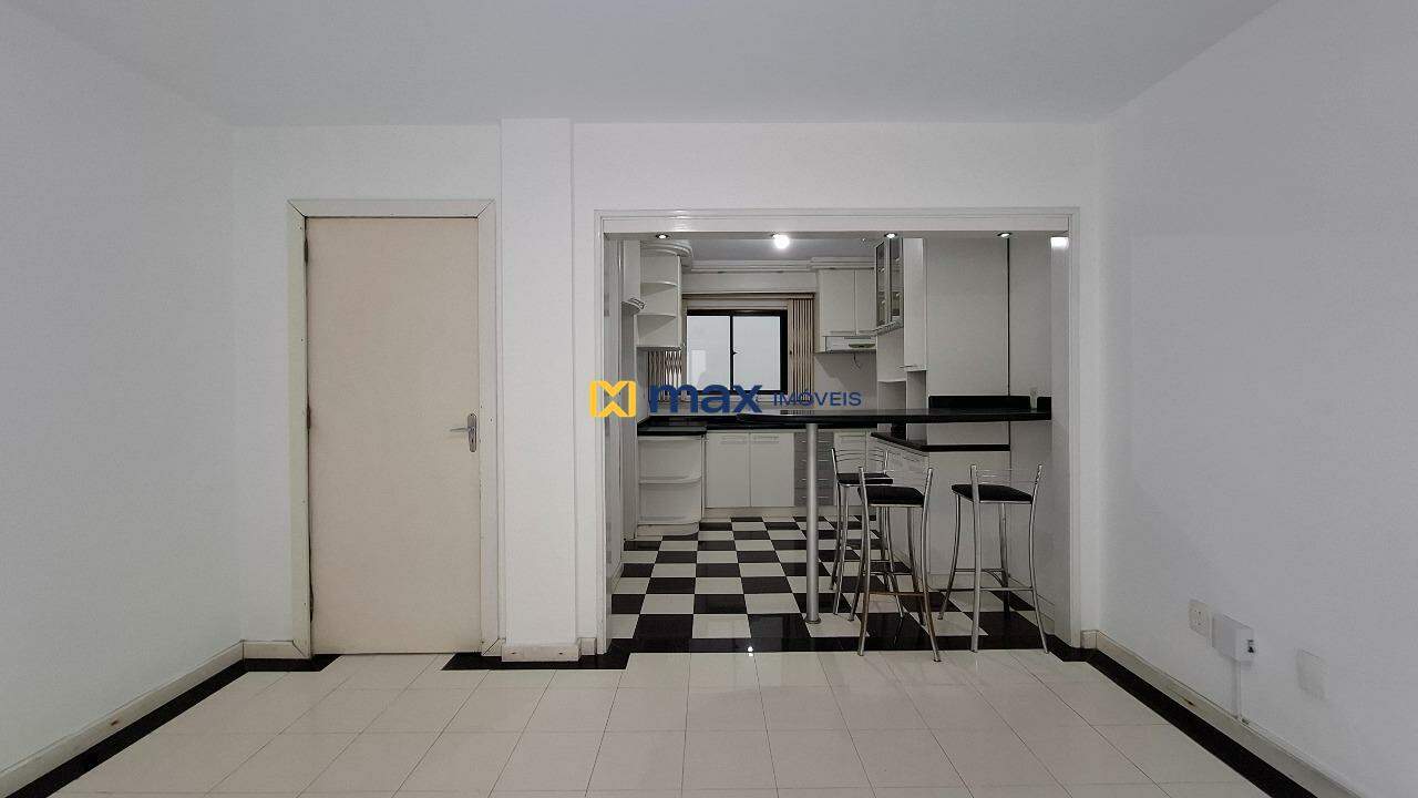 Apartamento à venda no Centro: Sala de estar