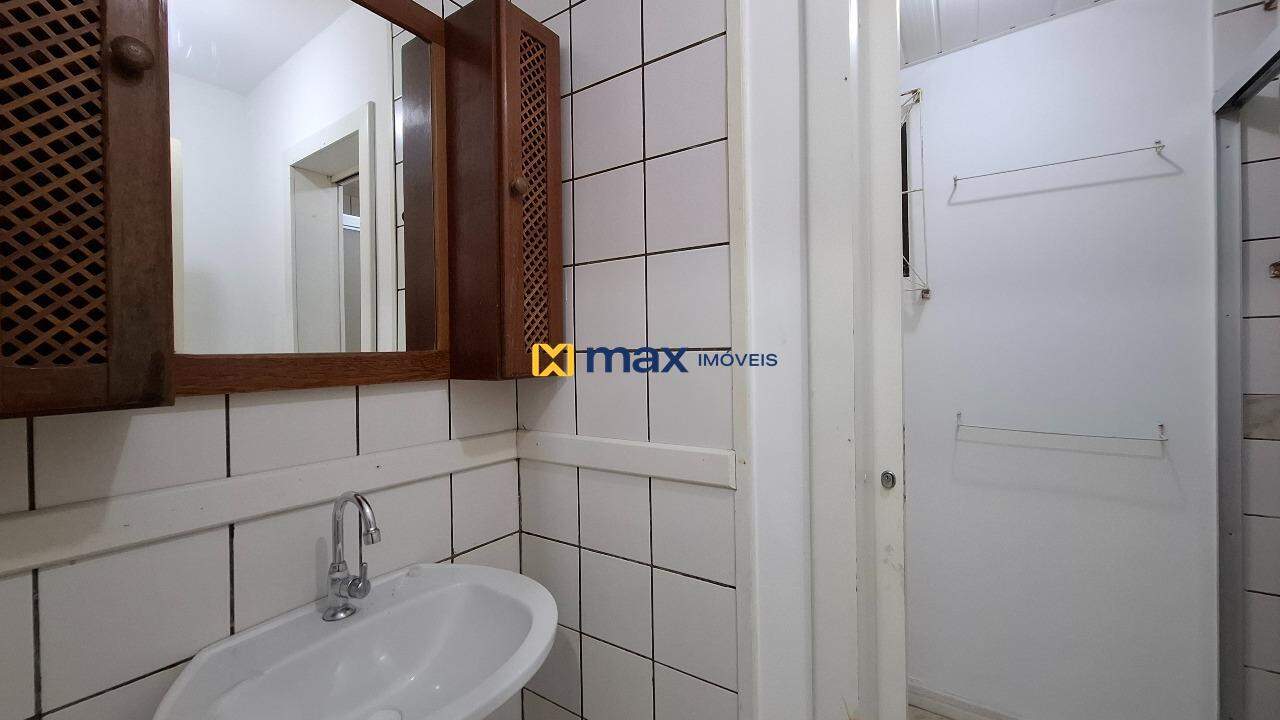 Apartamento à venda no Centro: Banheiro social