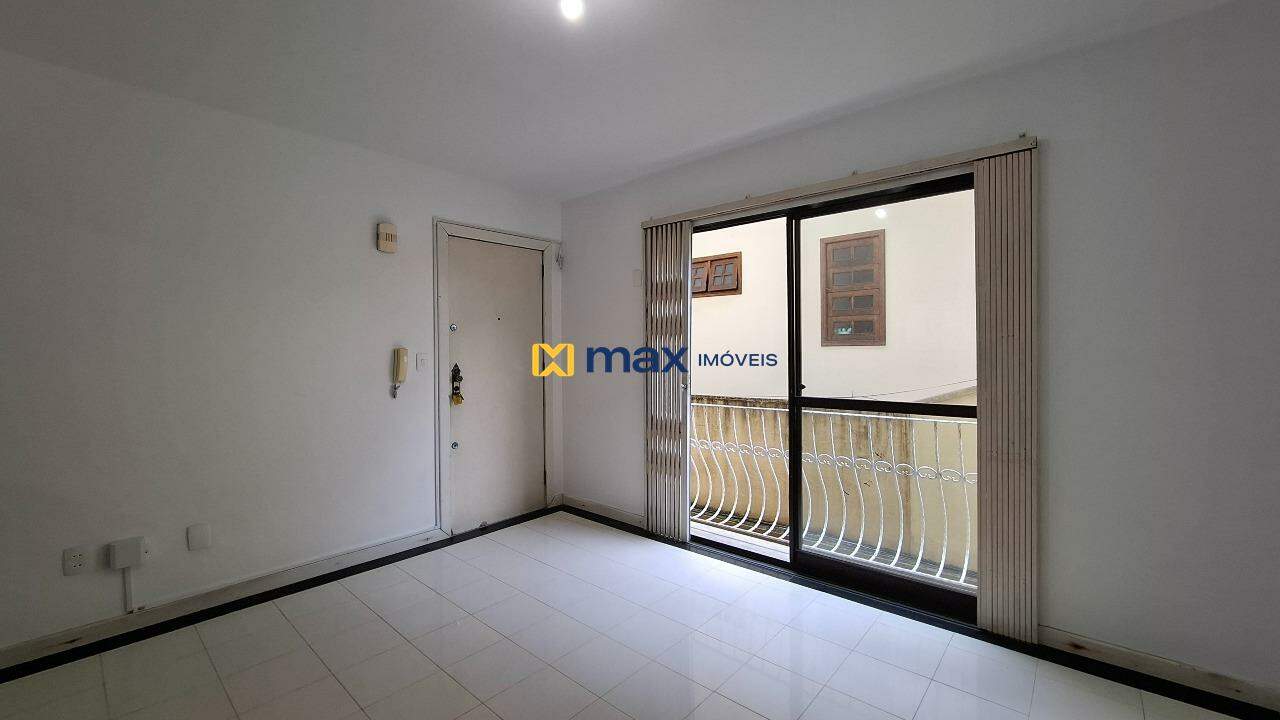 Apartamento à venda no Centro: Sala de estar