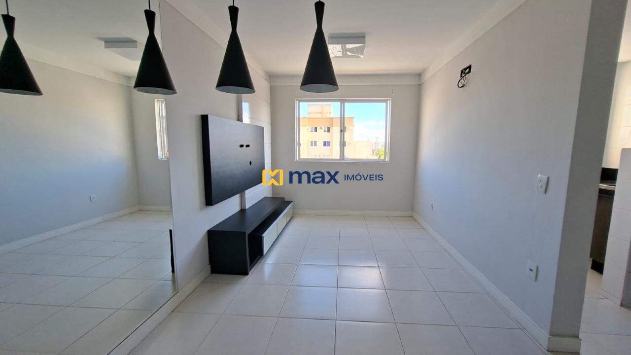 Apartamento à venda no Cordeiros: Living