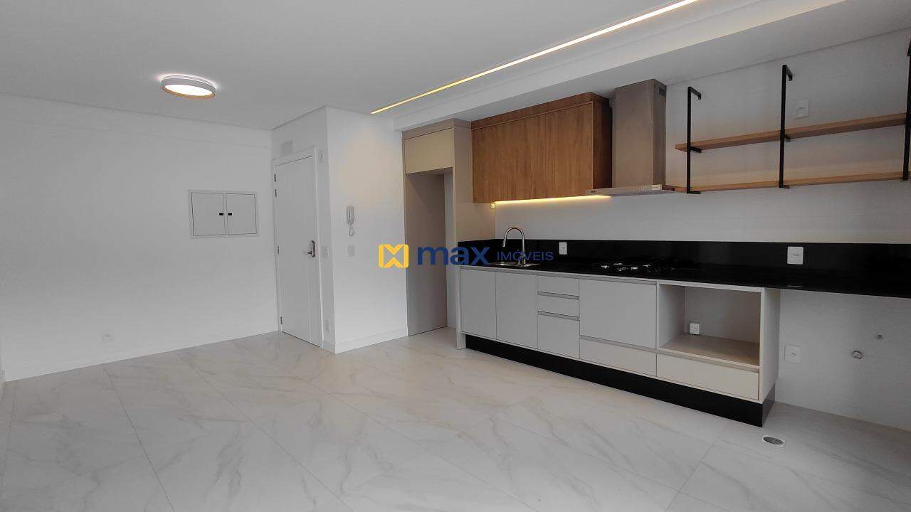 Apartamento para aluguel no Fazenda: Sala de Estar e Jantar