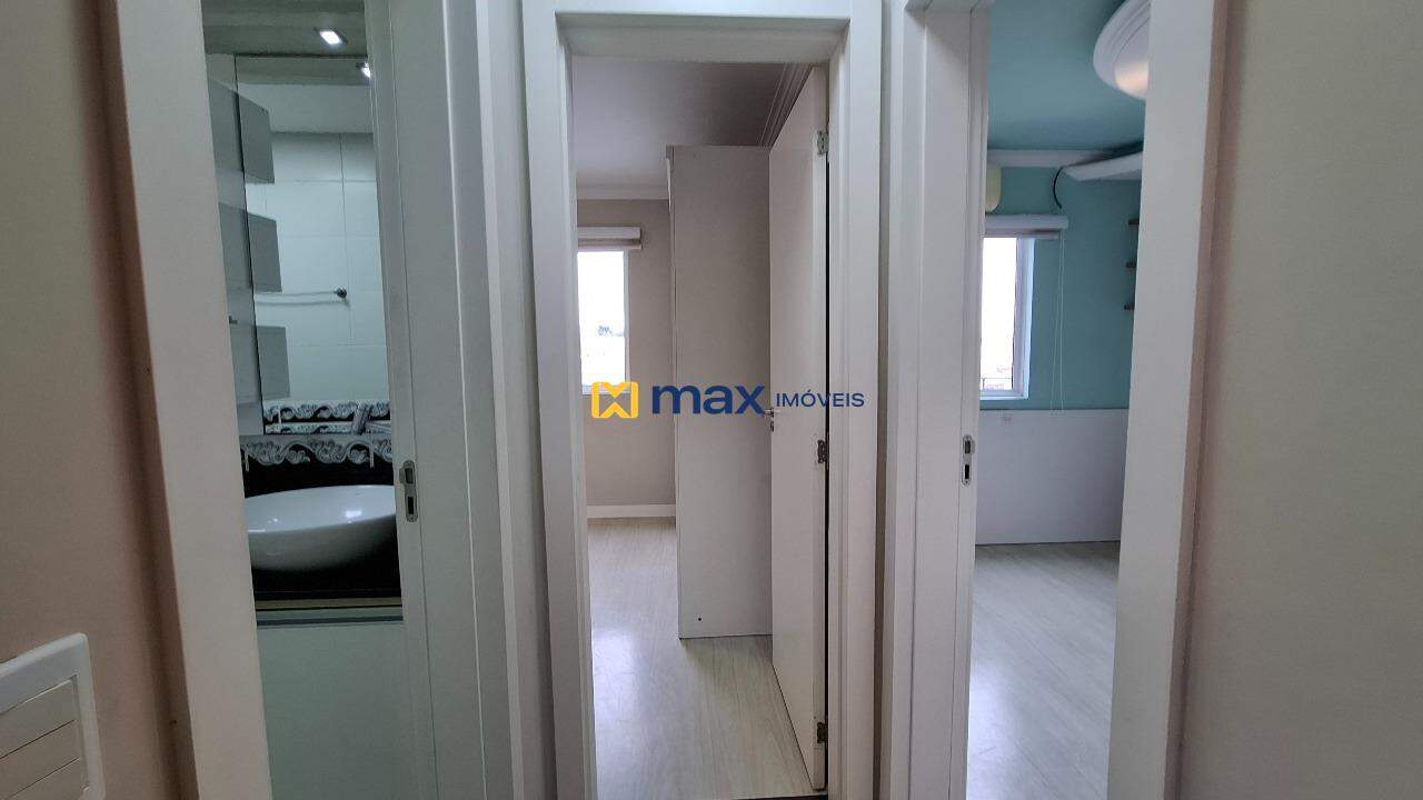 Apartamento para aluguel no Cordeiros: Corredor