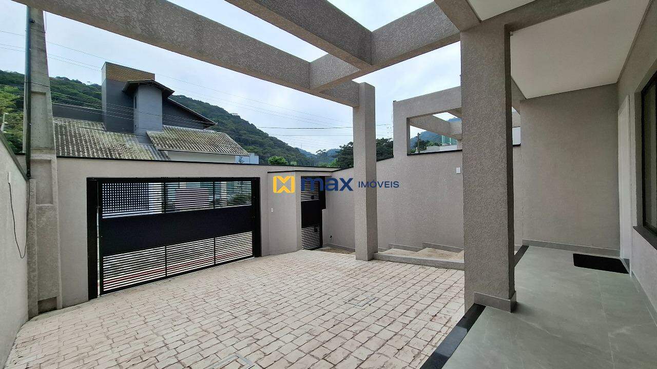 Casa à venda no Ressacada: Garagem