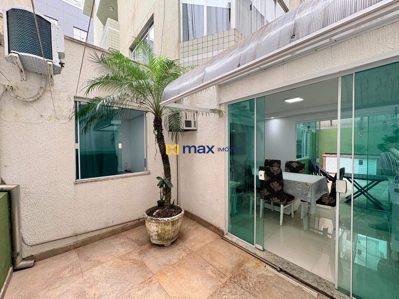 Apartamento à venda no Pioneiros: 