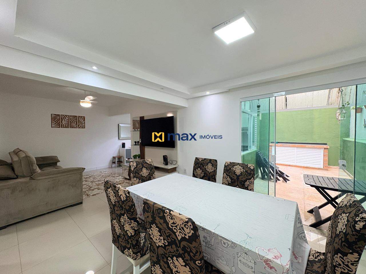 Apartamento à venda no Pioneiros: 