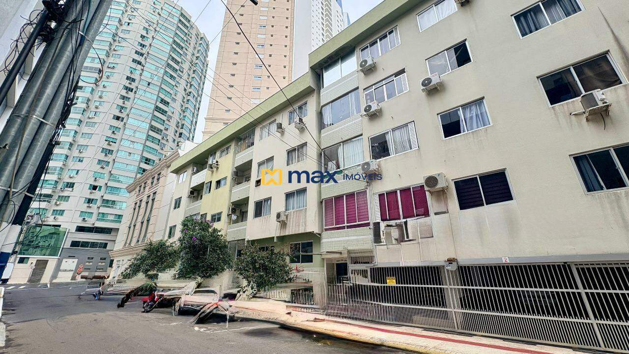 Apartamento à venda no Pioneiros: 