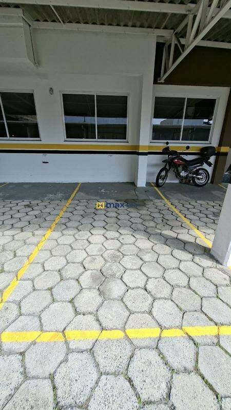 Apartamento para aluguel no Cordeiros: Vaga de garagem