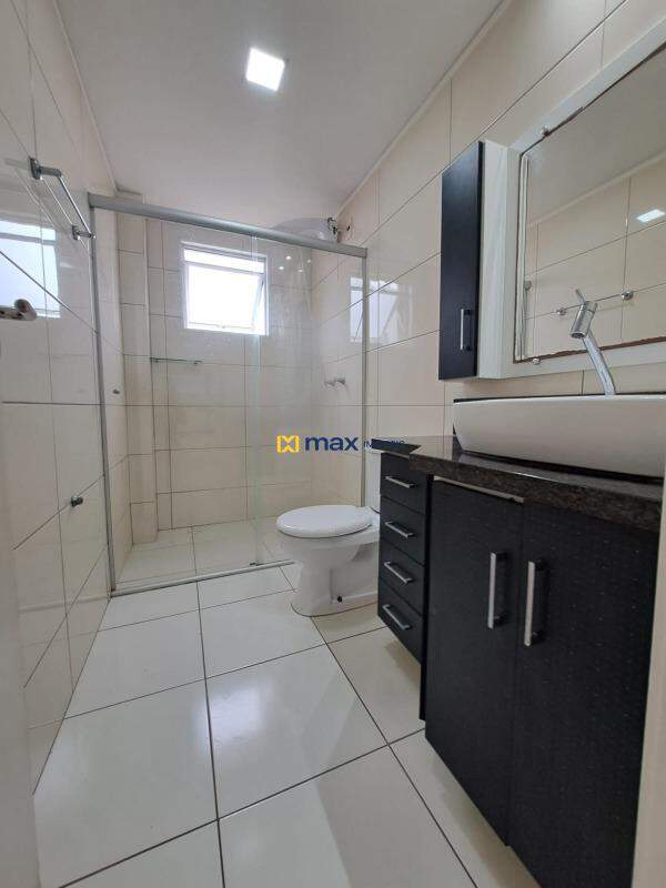 Apartamento para aluguel no Centro: Banheiro social