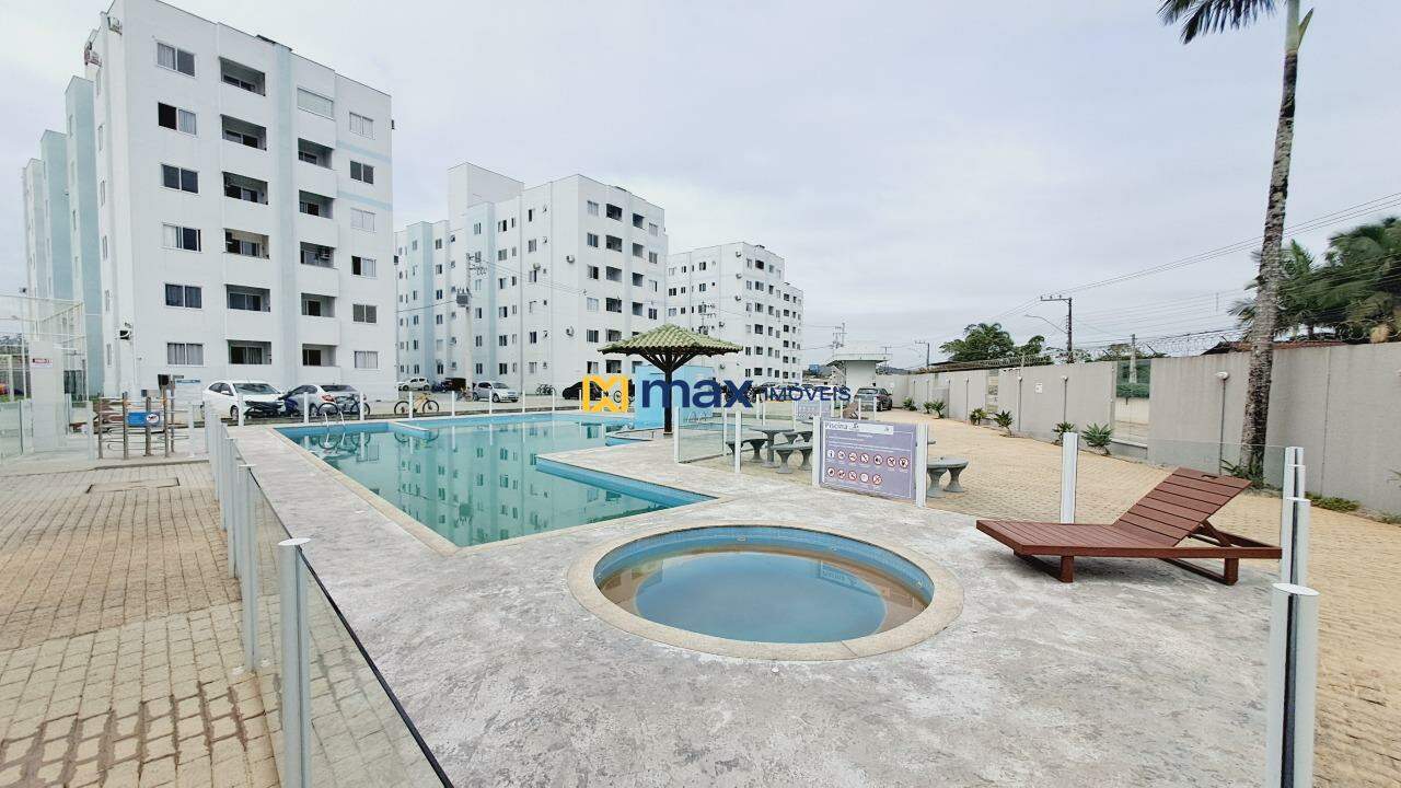 Apartamento à venda no Itaipava: Piscina