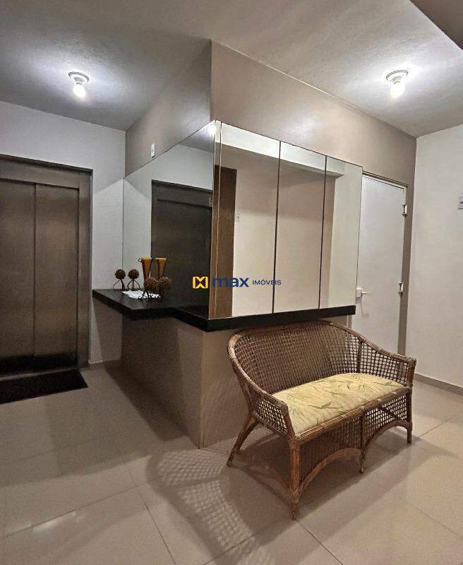 Casa à venda no Gravatá: Hall de Entrada e Elevador