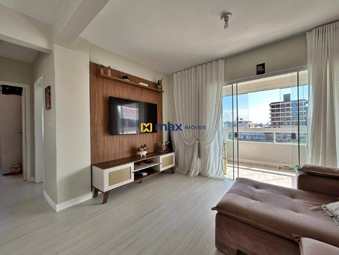 Casa à venda no Gravatá: Sala de estar e TV 
