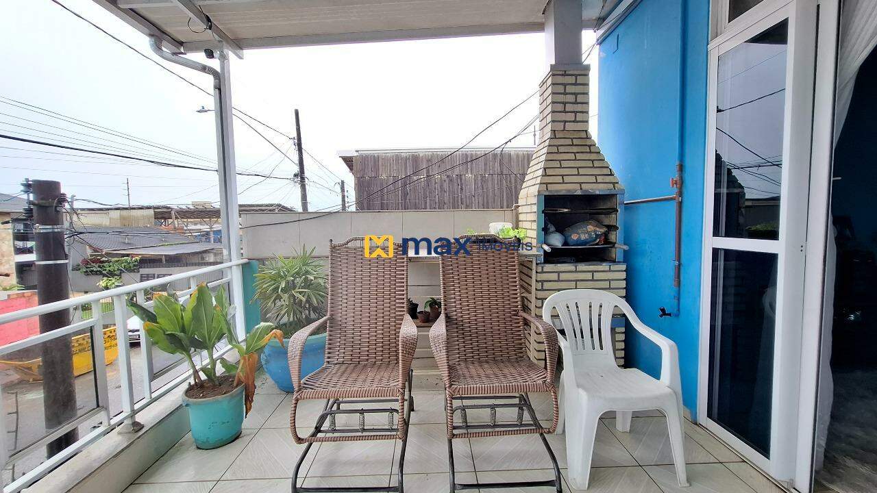 Casa à venda no Cidade Nova: Sacada com churrasqueira