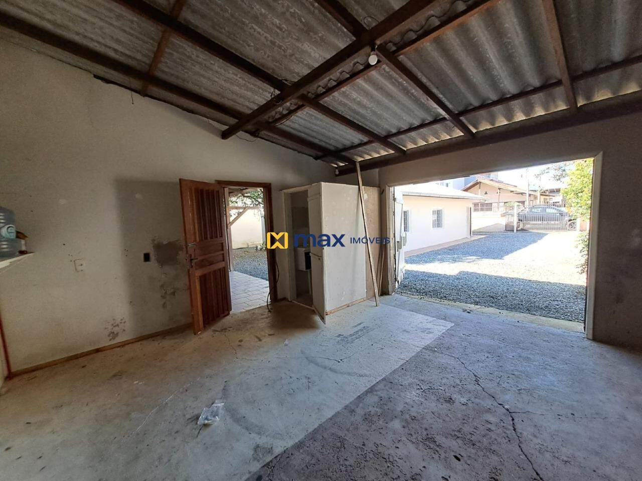 Casa à venda no Centro: Garagem c/ lavabo