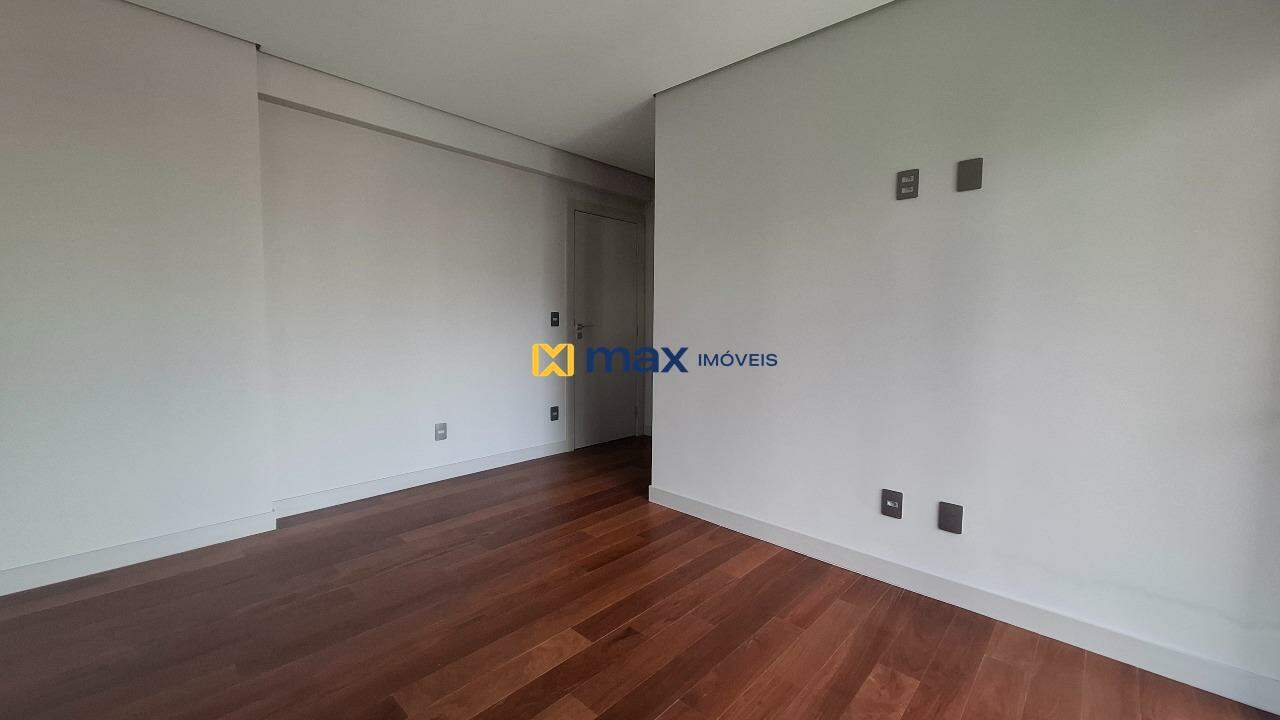 Apartamento à venda no Praia Brava de Itajaí: Suíte 2