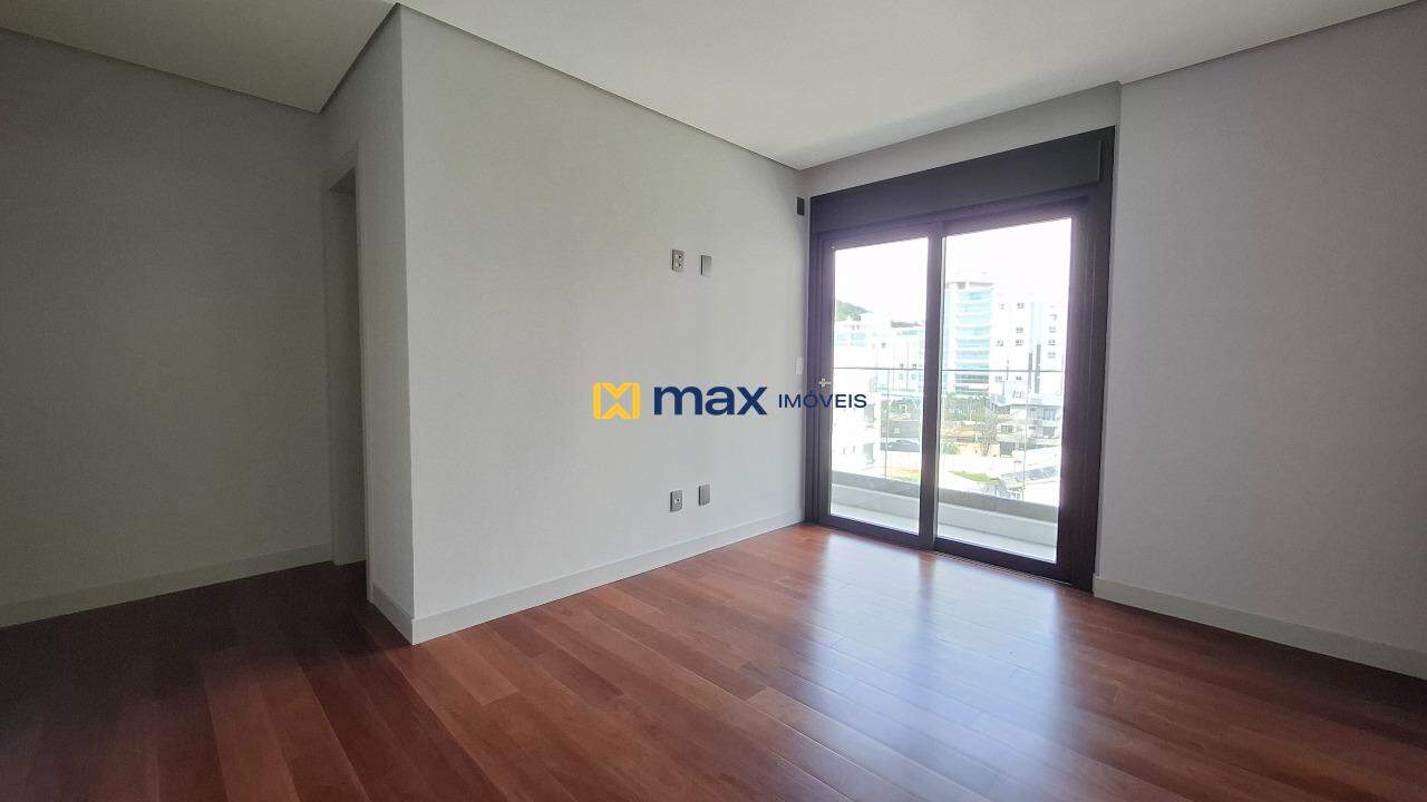 Apartamento à venda no Praia Brava de Itajaí: Suíte 2