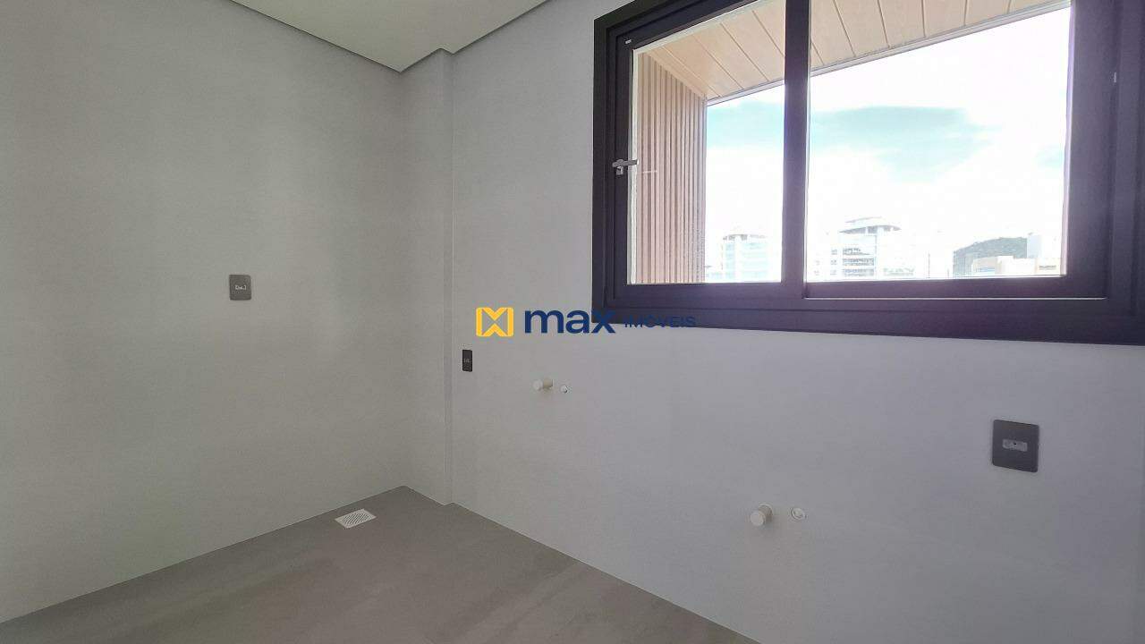 Apartamento à venda no Praia Brava de Itajaí: Lavanderia