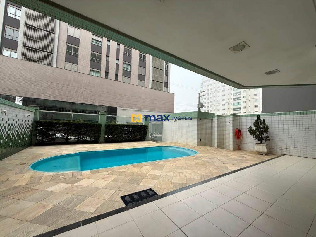 Apartamento para aluguel no Centro: piscina