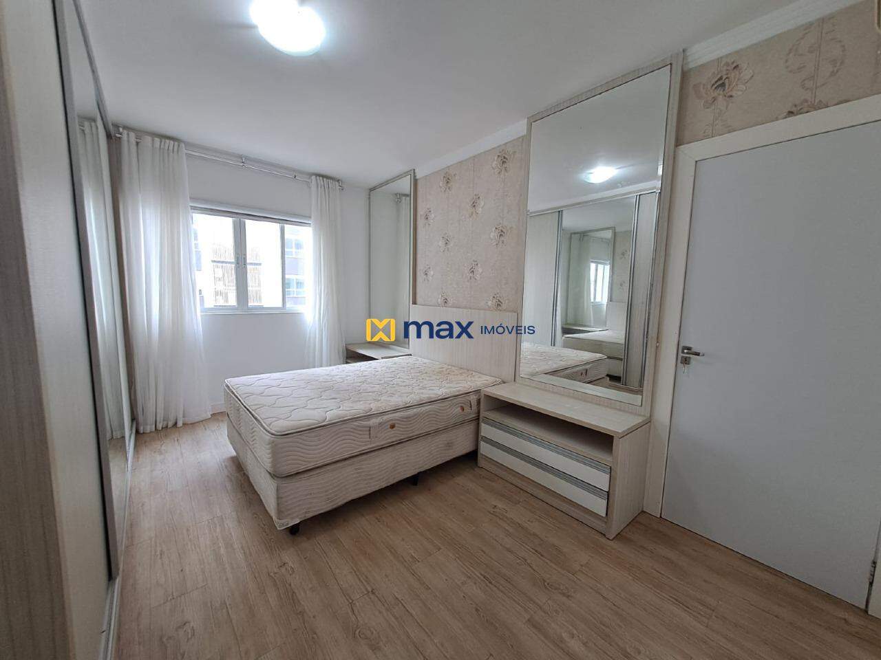 Apartamento para aluguel no Centro: Suite