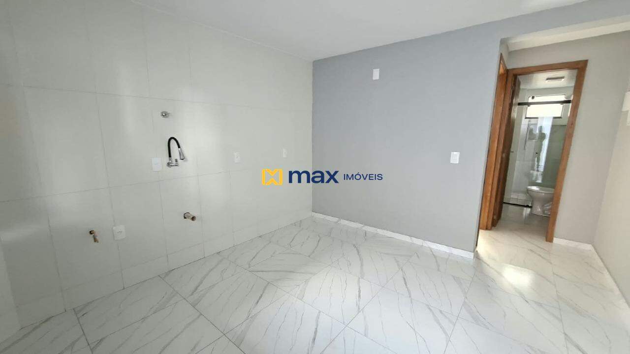 Apartamento para aluguel no Barra do Rio: sala de estar/jantar e cozinha
