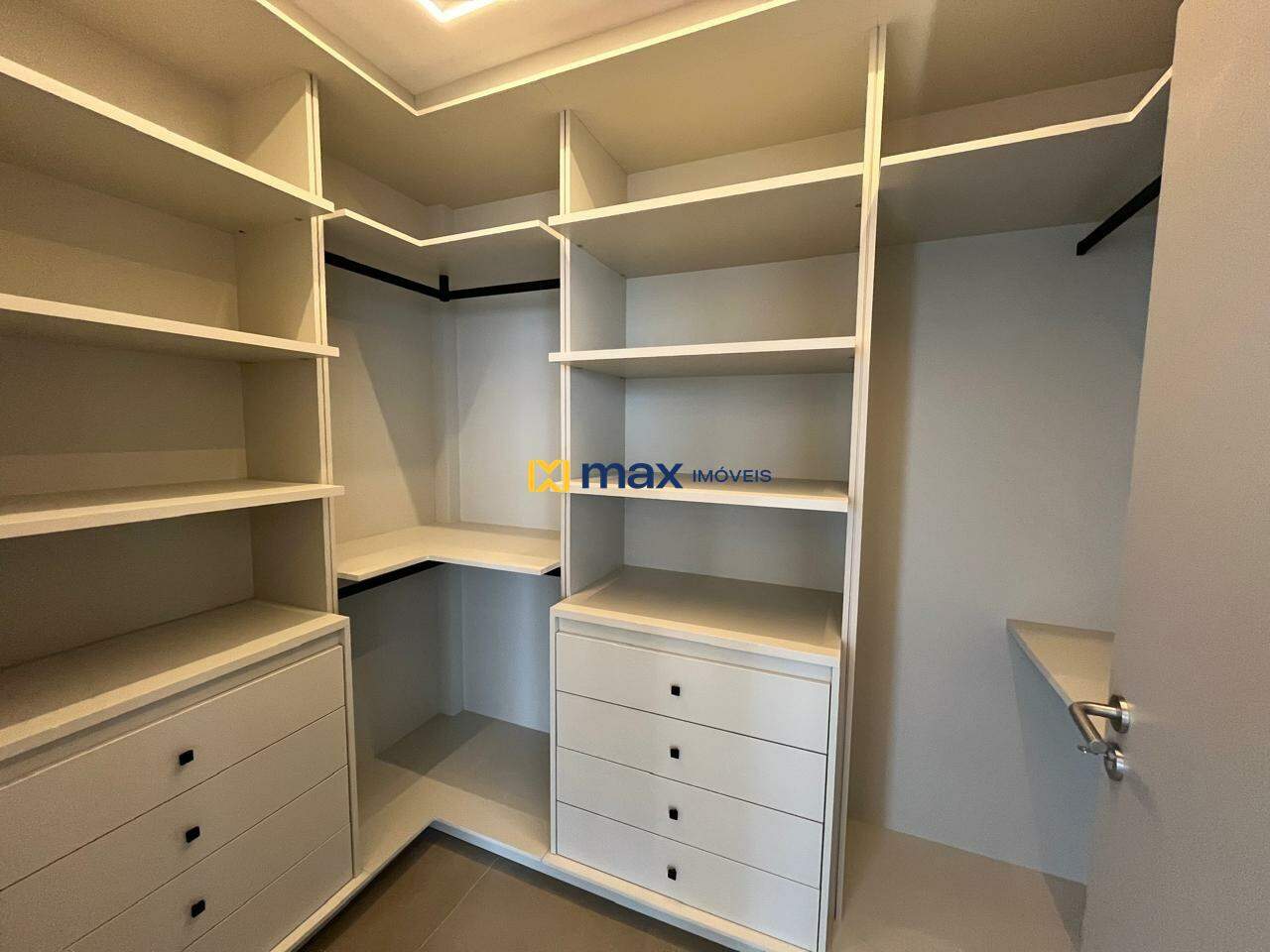 Apartamento para aluguel no Pioneiros: 