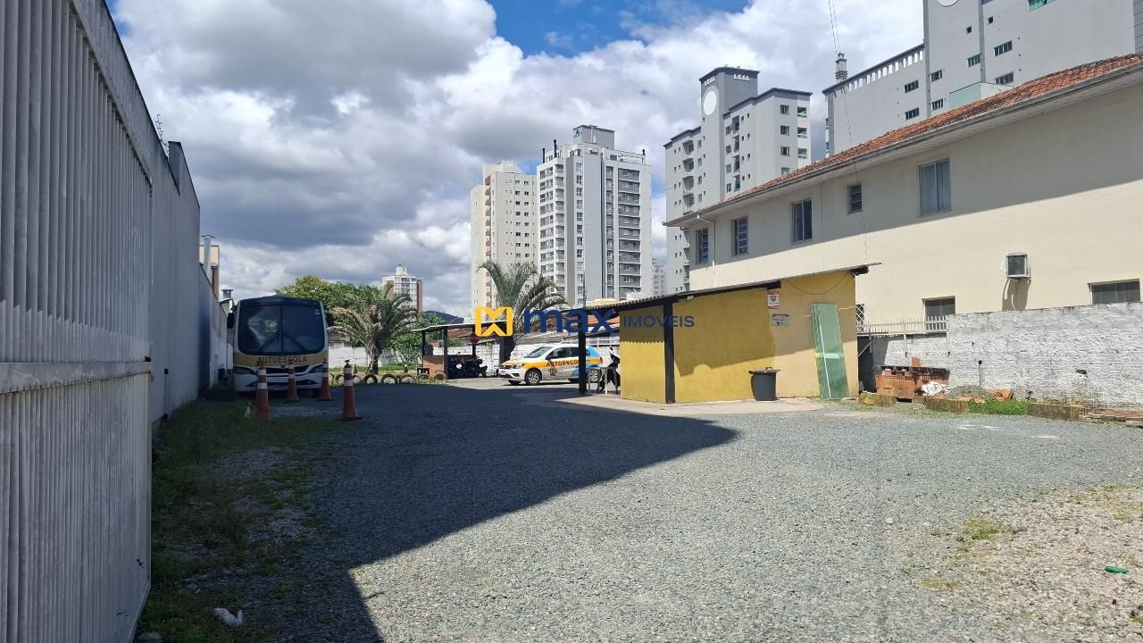 Terreno à venda no Centro: Terreno