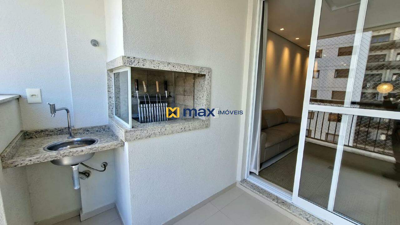 Apartamento para aluguel no Fazenda: sacada com churrasqueira