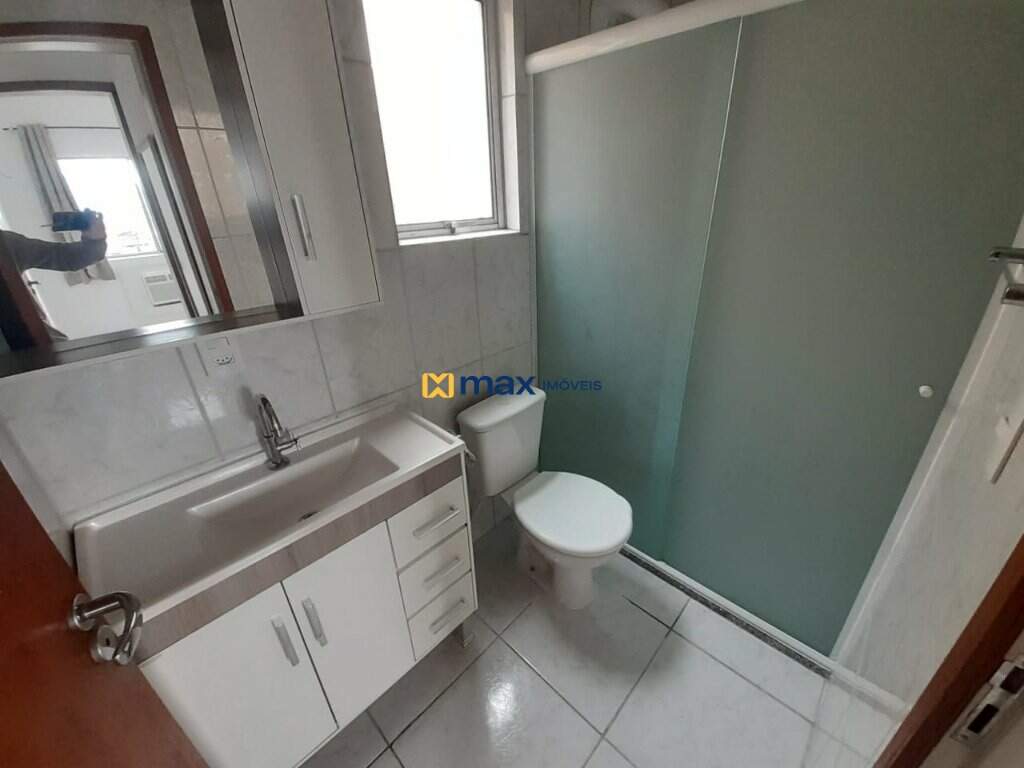 Apartamento à venda no Itaipava: Banheiro social