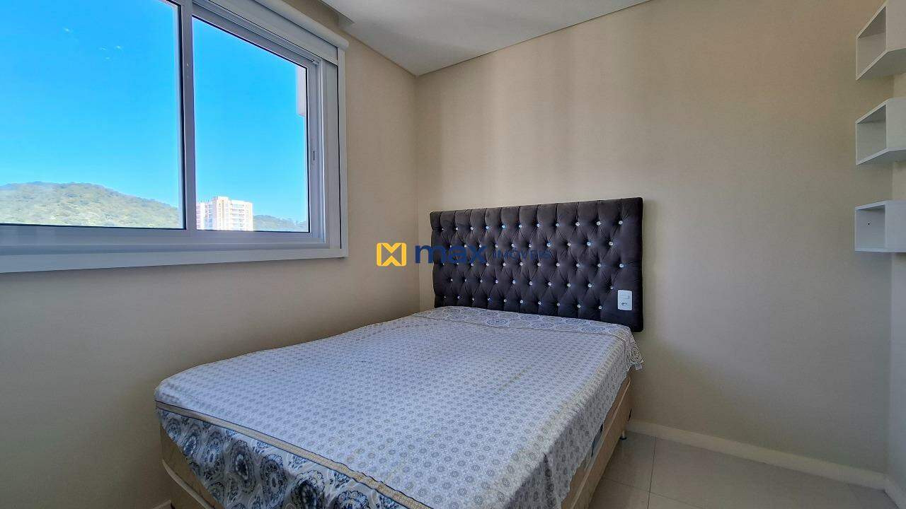 Apartamento à venda no Fazenda: Dormitório 