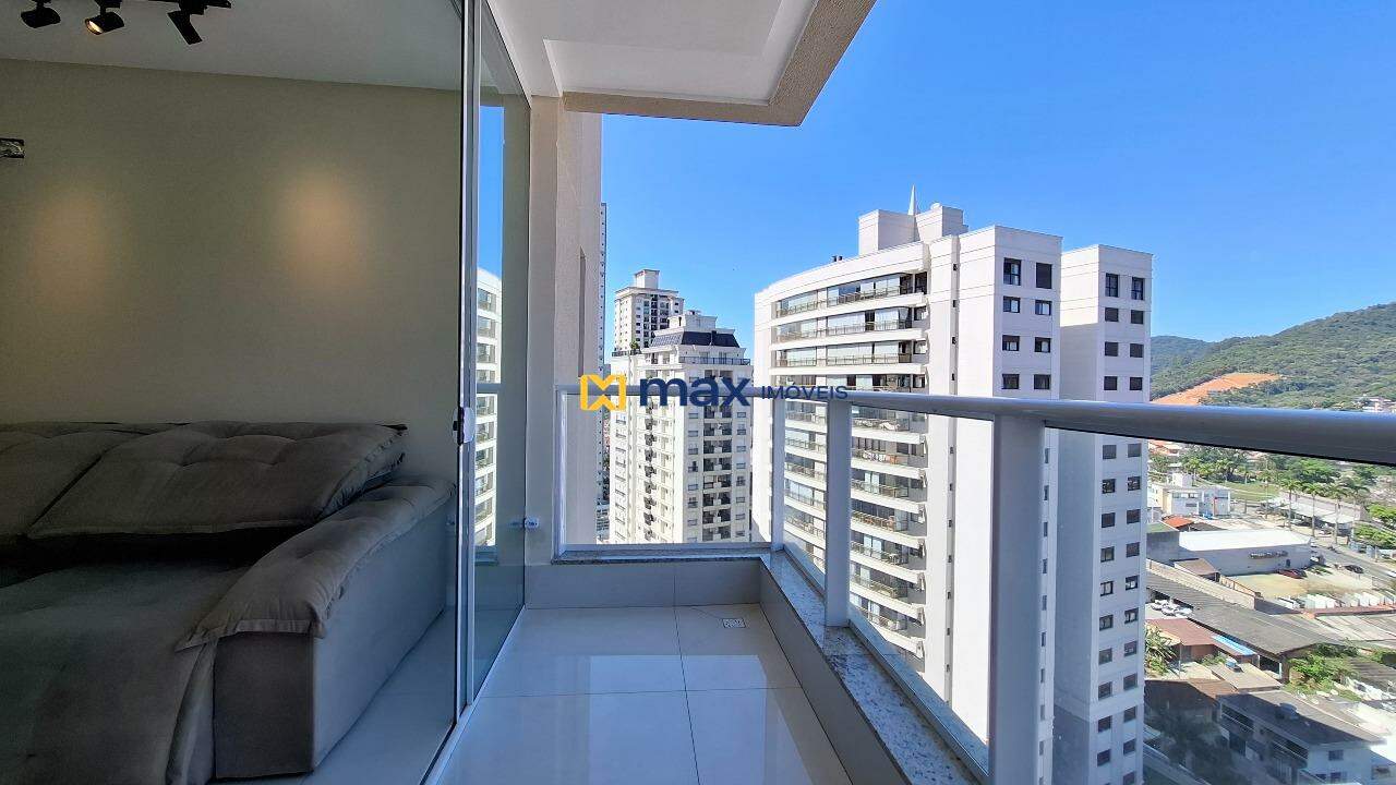 Apartamento à venda no Fazenda: Sacada com churrasqueira