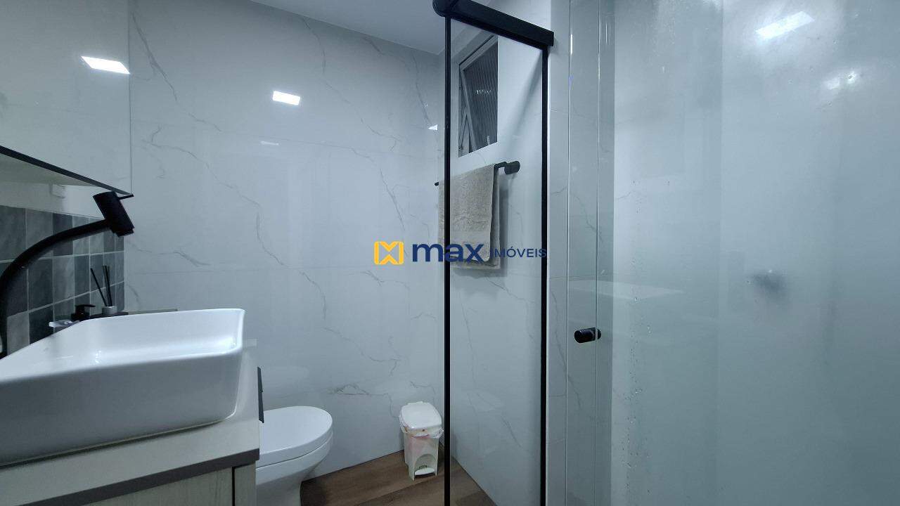 Apartamento à venda no Fazenda: Banheiro social
