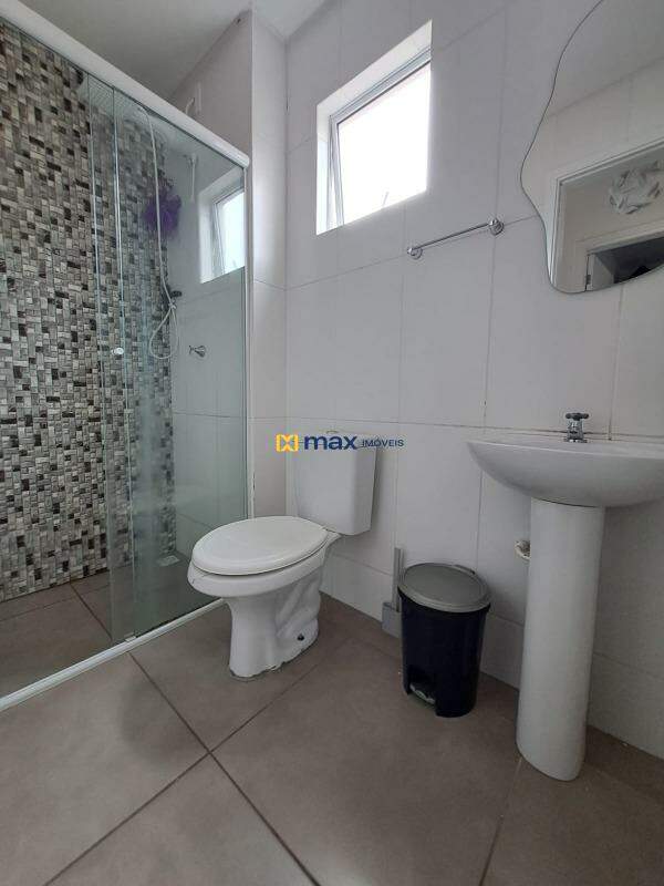 Apartamento para aluguel no Gravatá: Banheiro social