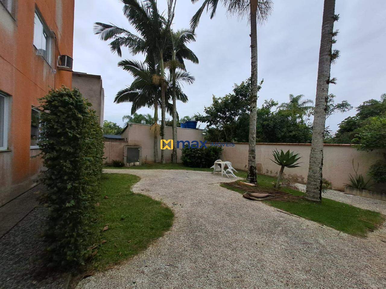 Apartamento para aluguel no Gravatá: Quintal fundos